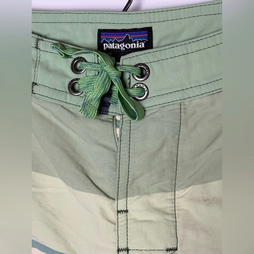 Patagonia‎ Boys Board Shorts Green Stripe Surf Skate Beachcore Y2K- Size 10